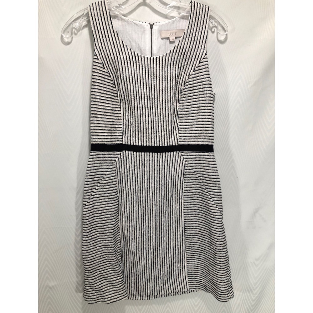 Ann Taylor Loft White and black Dress.  Size 4.